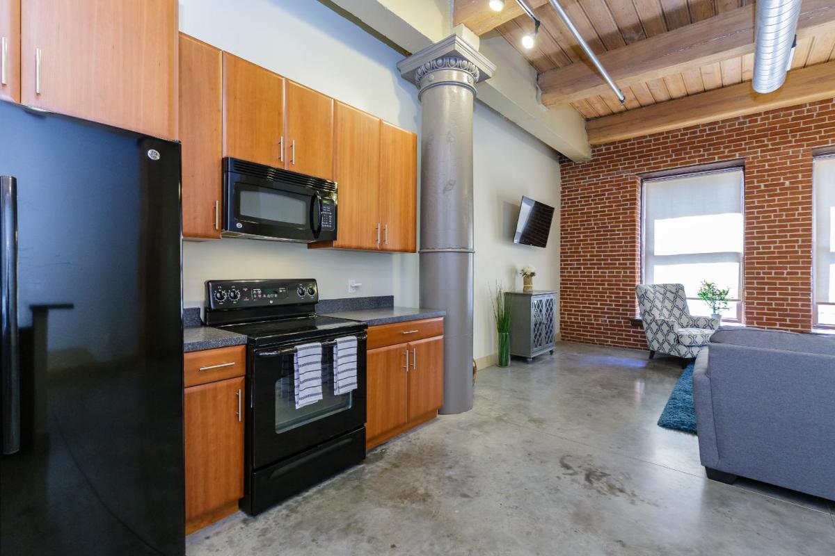 Popular attractions Area Nearby Property